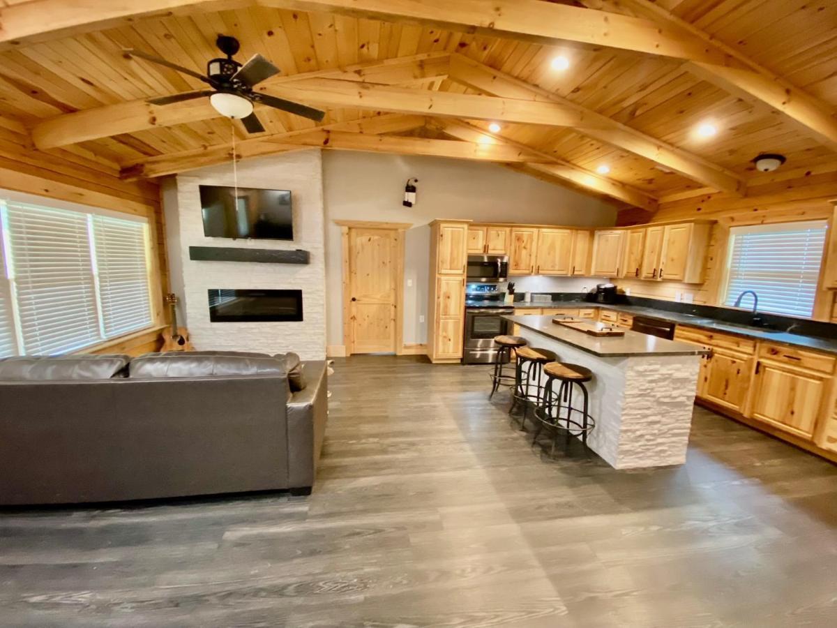 At Chitt's Creek Holiday home *