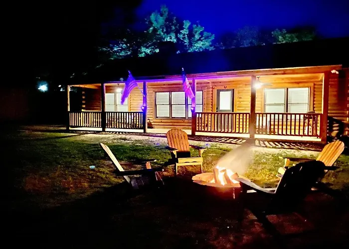 Cabin At Chitt\'S Creek